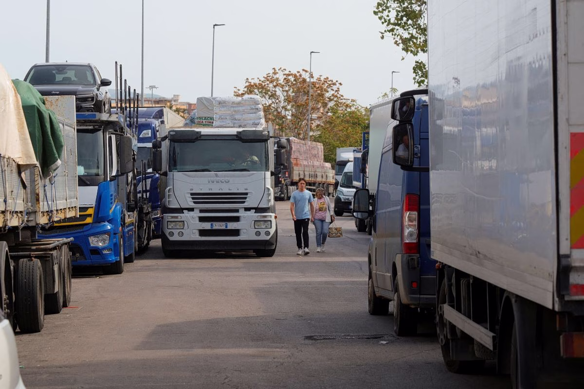 Ιταλία: Eλλείψεις σε τρόφιμα και καύσιμα από την απεργία των φορτηγατζήδων