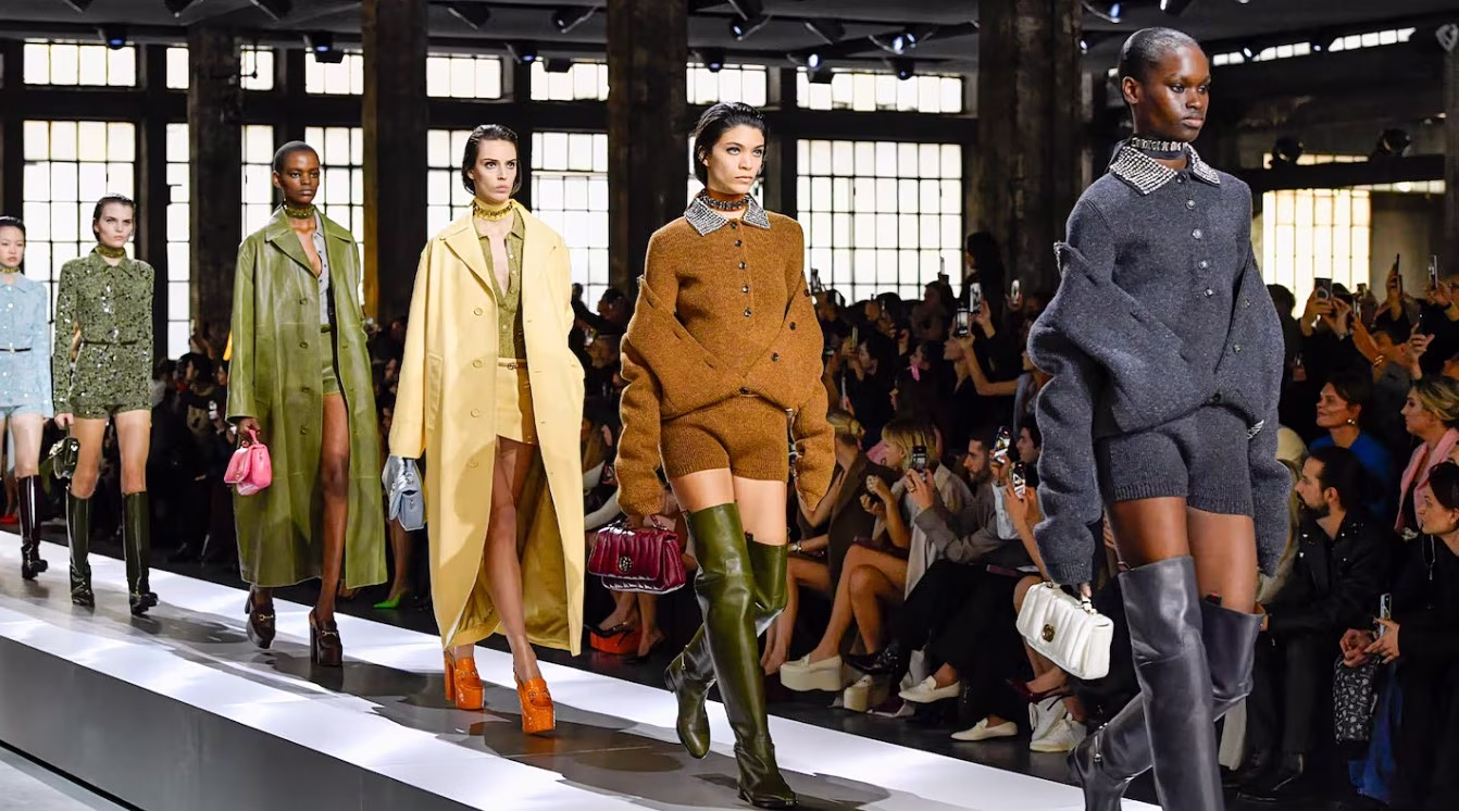 Kering – LVMH: Τέλος στα μοντέλα κάτω των 18