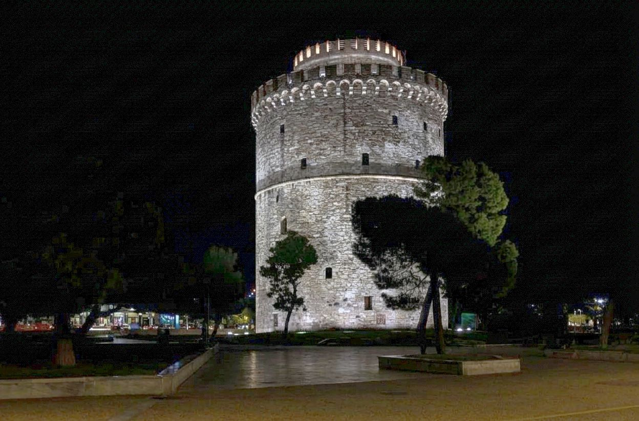 Θεσσαλονίκη: Απόδοση του νέου φωτισμού του Λευκού Πύργου