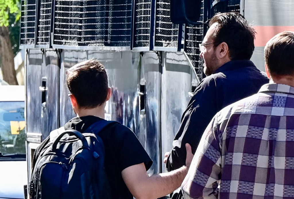 Ποινική δίωξη για πέντε κακουργήματα στον Φίλιππο Καμπούρη