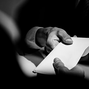 Αυτή η κυβέρνηση δεν δικαιούται να καυχιέται για την καταπολέμηση της διαφθοράς – ιδίως όταν μετρά τόσα σκάνδαλα