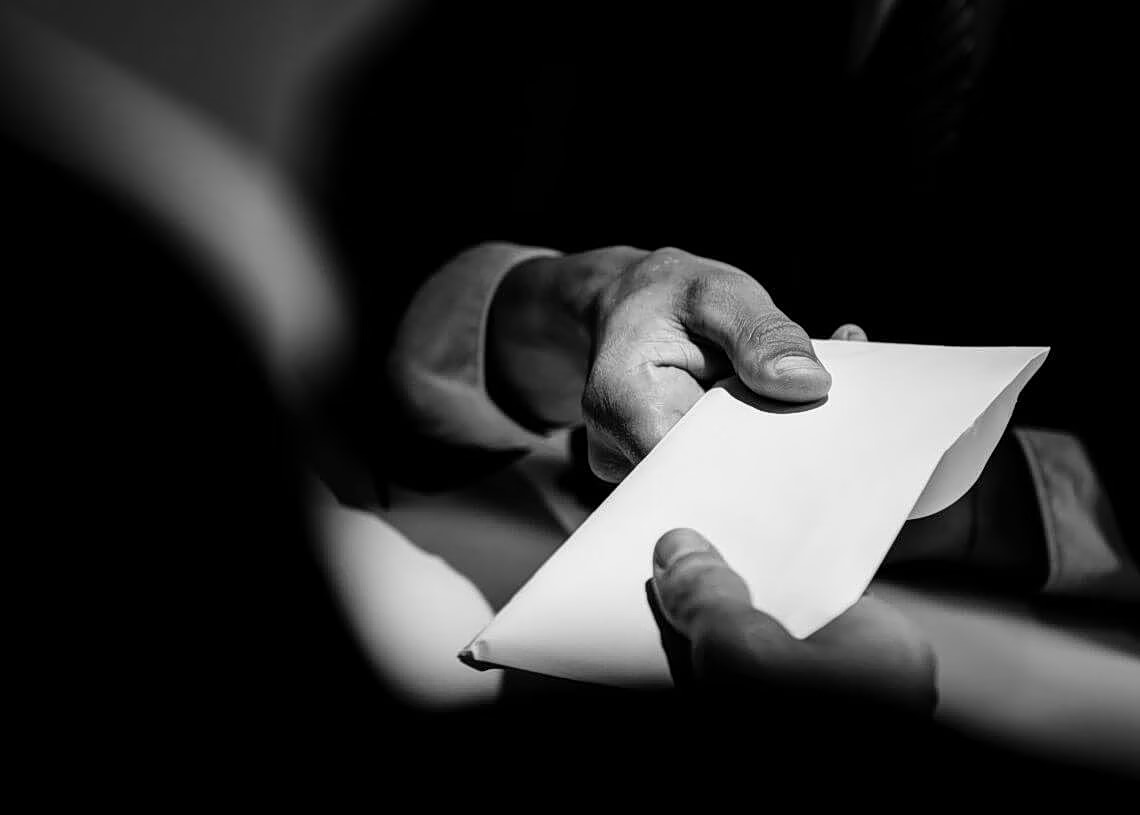 Αυτή η κυβέρνηση δεν δικαιούται να καυχιέται για την καταπολέμηση της διαφθοράς – ιδίως όταν μετρά τόσα σκάνδαλα