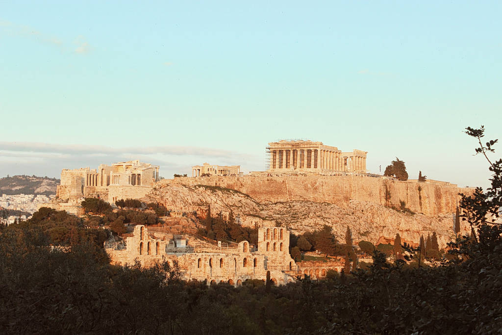 Αθήνα: Πώς βλέπουν οι Έλληνες την πρωτεύουσα – Τα θετικά και αρνητικά