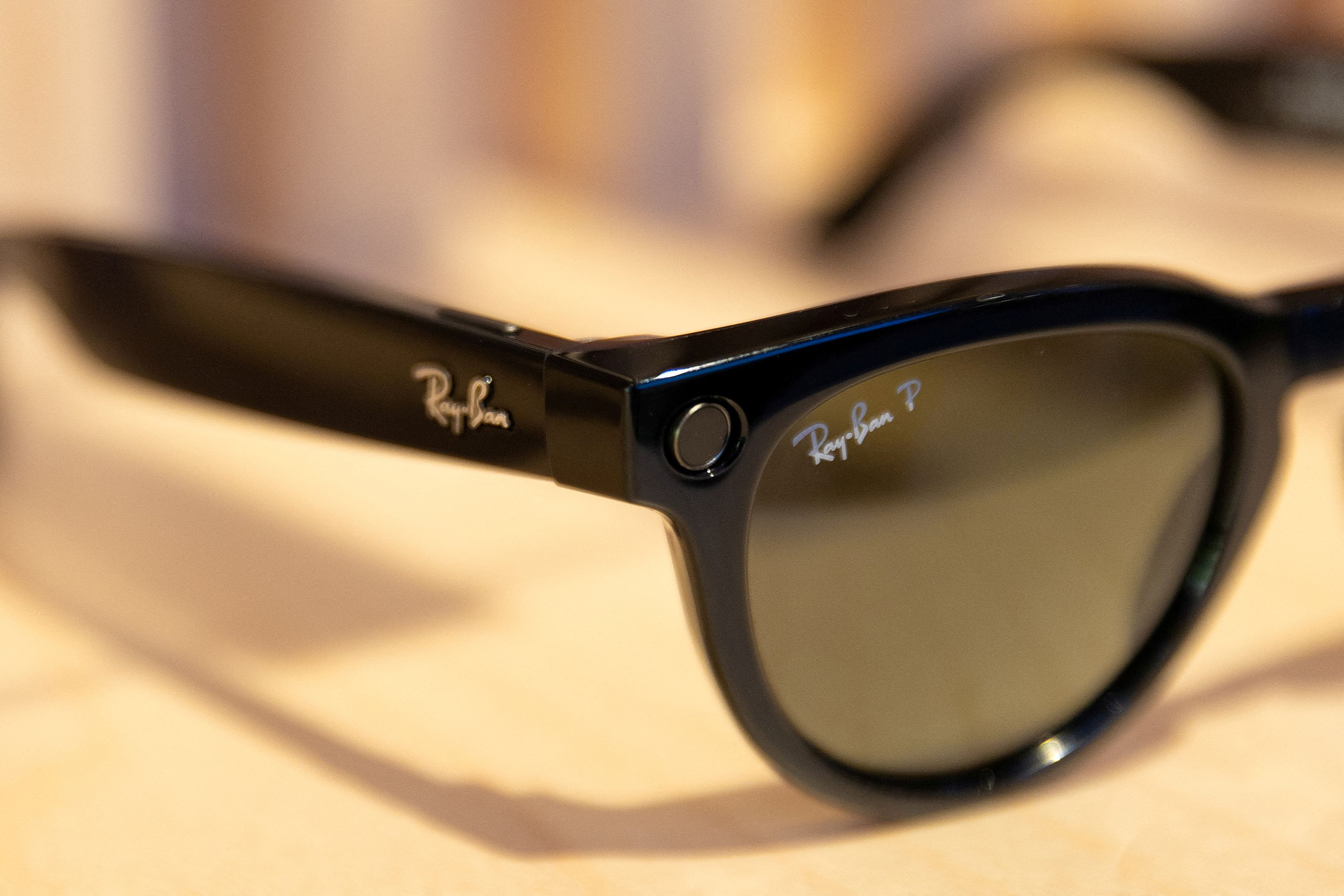 Ray-Ban: Ο κληρονόμος επιτίθεται στον CEO – Σκληρό παιχνίδι διαδοχής