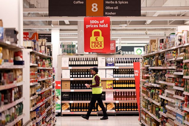 Sainsbury’s – Morrisons: Ψήνεται mega deal στα σούπερ μάρκετ;