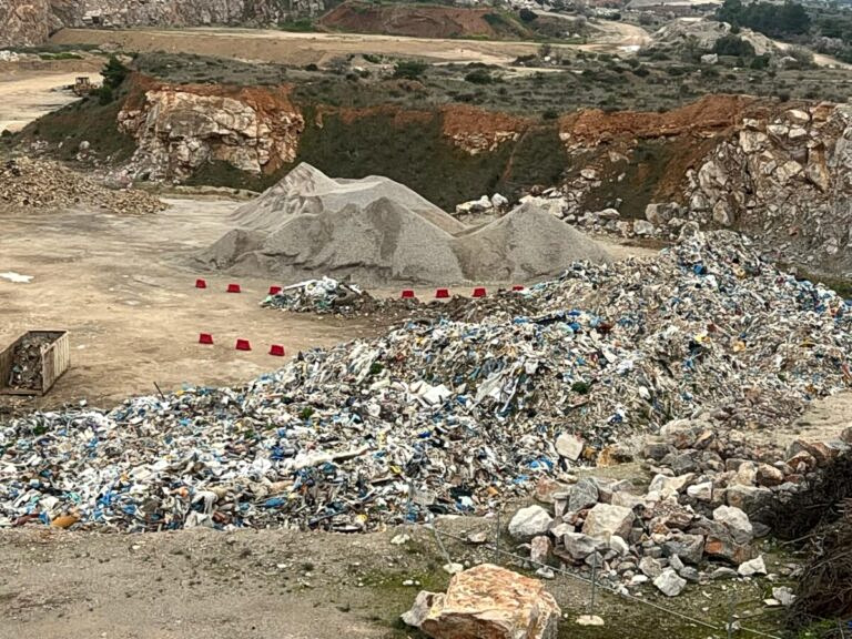 ΥΠΕΝ: Σε έξι νησιά κλείνουν χώροι ανεξέλεγκτης διάθεσης απορριμμάτων